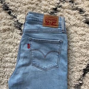 Levi mom jeans (272)